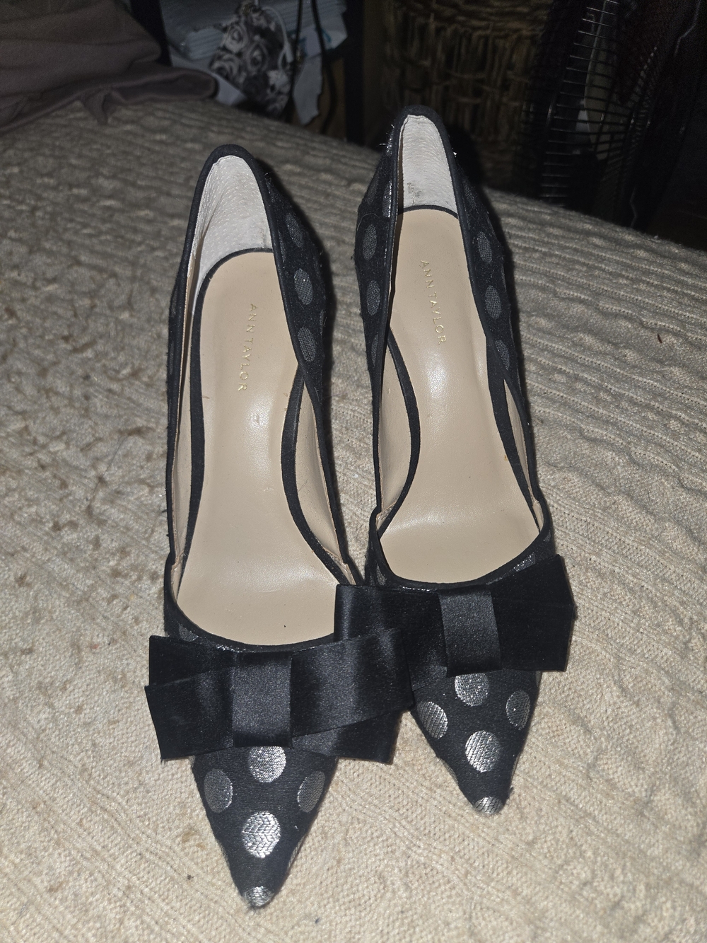 Ann Taylor Black Polka Dot Bow Pointed Toe Pumps